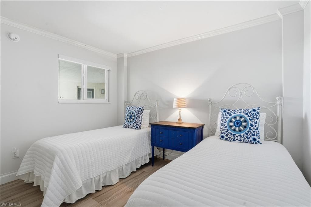 1300 Gulf Shore BLVD N # 603, NAPLES FL 34102-15