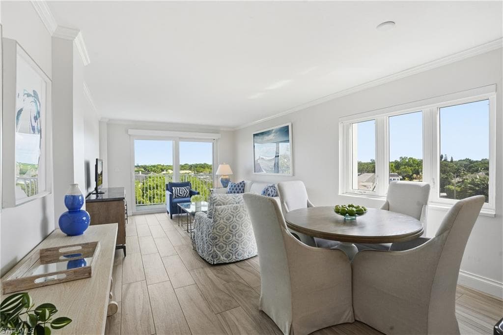 1300 Gulf Shore BLVD N # 603, NAPLES FL 34102-2