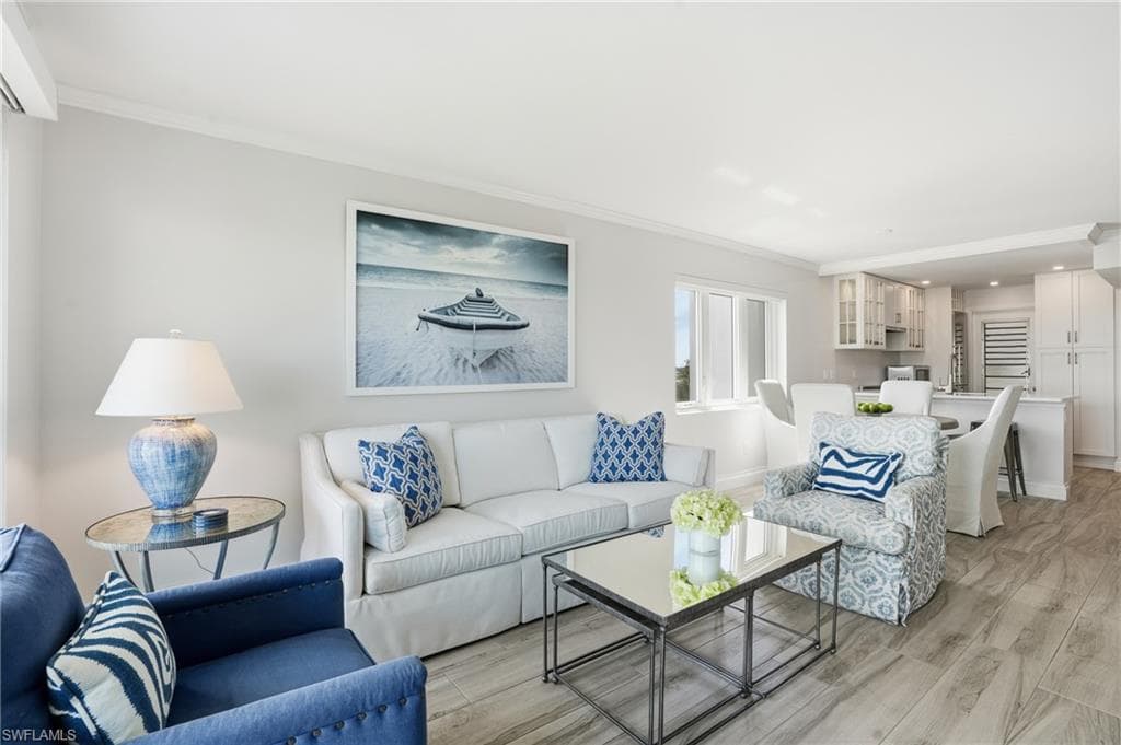 1300 Gulf Shore BLVD N # 603, NAPLES FL 34102-4