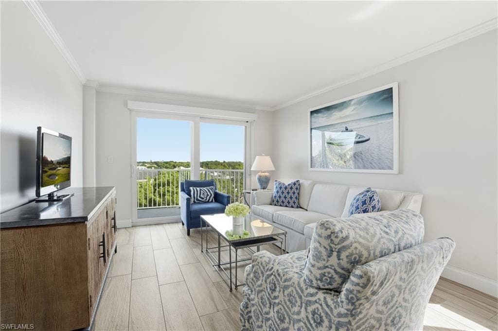 1300 Gulf Shore BLVD N # 603, NAPLES FL 34102-3