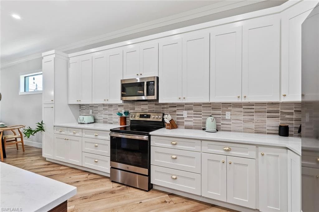 3530 Hibiscus AVE, NAPLES FL 34104-2