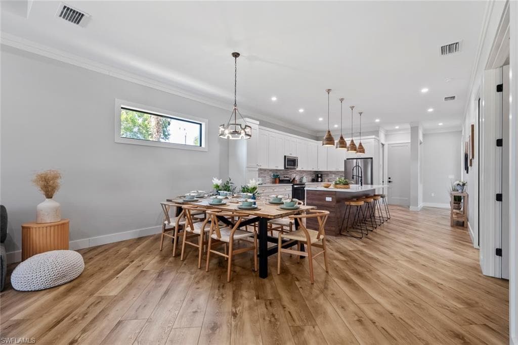 3530 Hibiscus AVE, NAPLES FL 34104-10