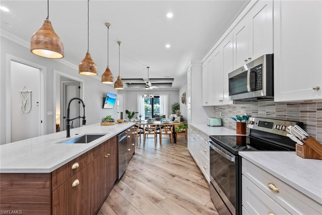 3530 Hibiscus AVE, NAPLES FL 34104-3