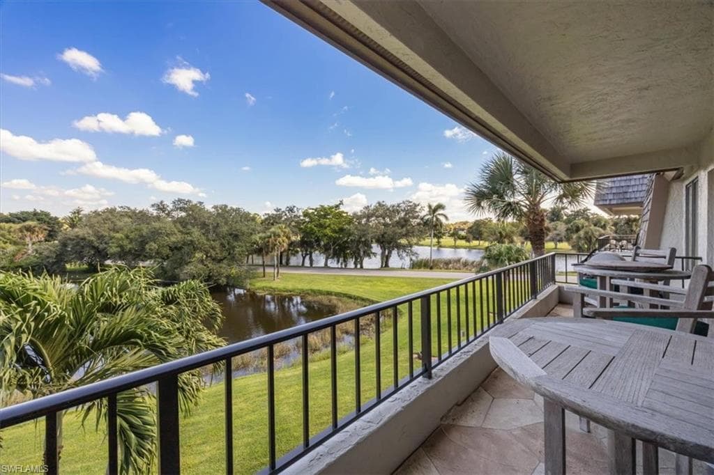 102 Tall Pine LN # 3107, NAPLES FL 34105-22