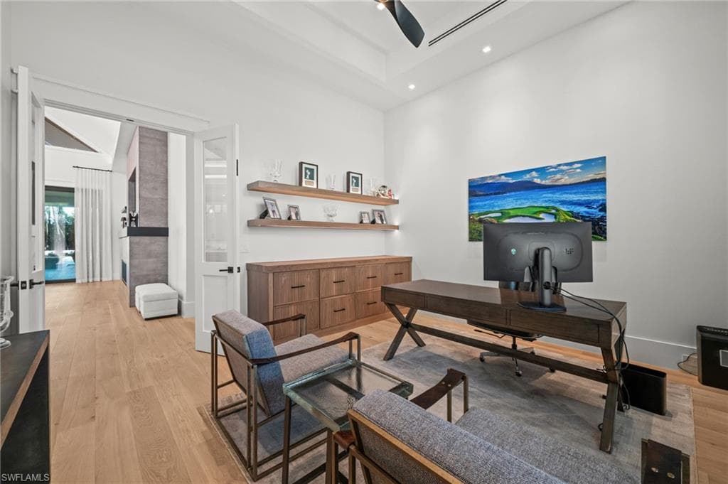 2191 Coach House LN, NAPLES FL 34105-16