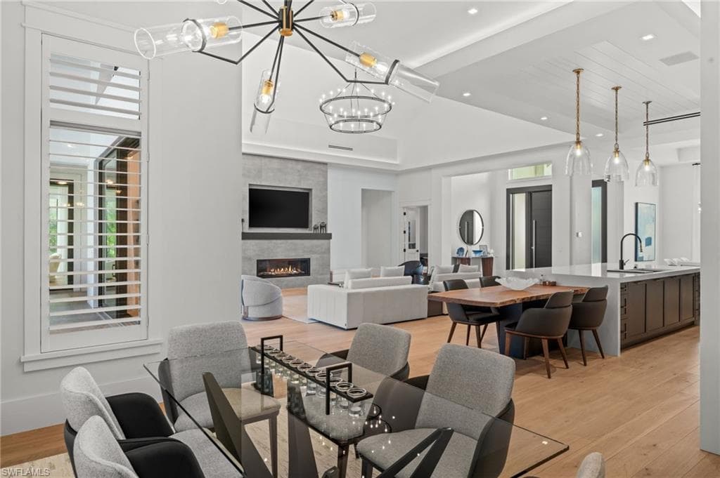 2191 Coach House LN, NAPLES FL 34105-11