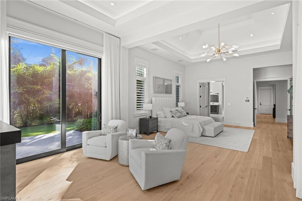 2191 Coach House LN, NAPLES FL 34105-19