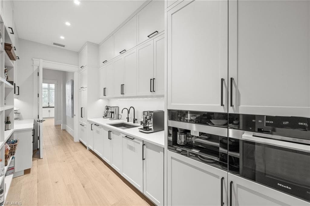 2191 Coach House LN, NAPLES FL 34105-13