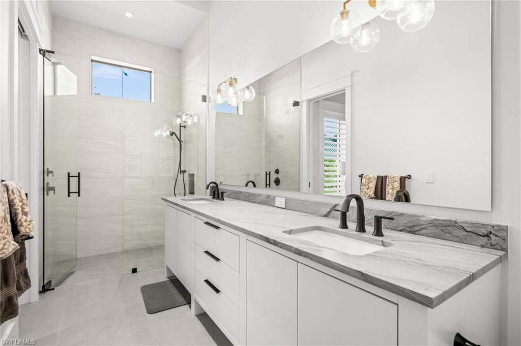 2191 Coach House LN, NAPLES FL 34105-36