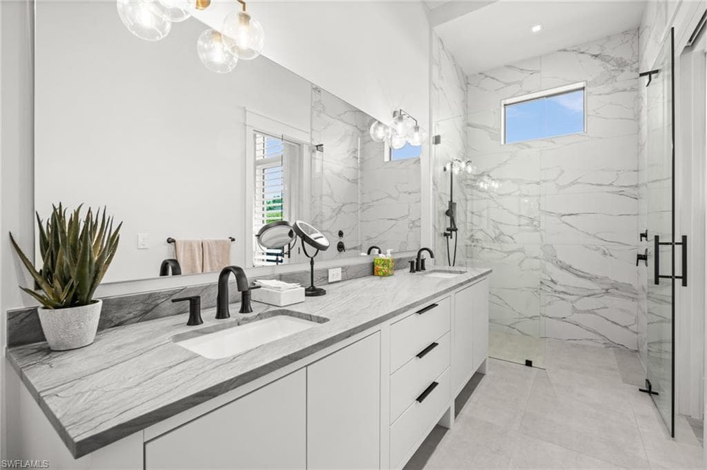 2191 Coach House LN, NAPLES FL 34105-34