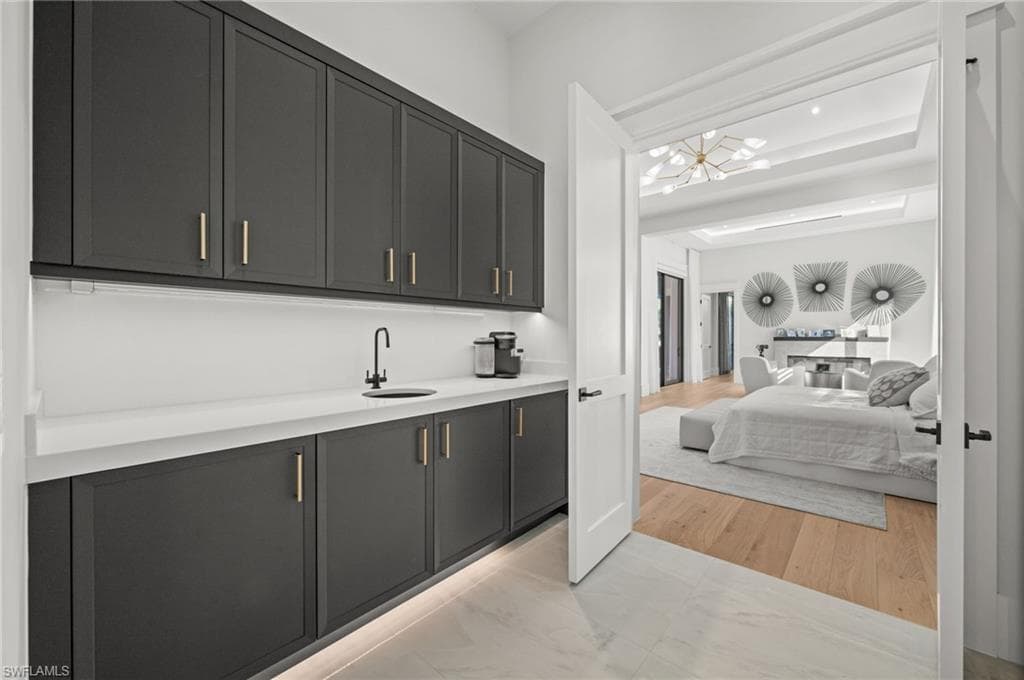 2191 Coach House LN, NAPLES FL 34105-20