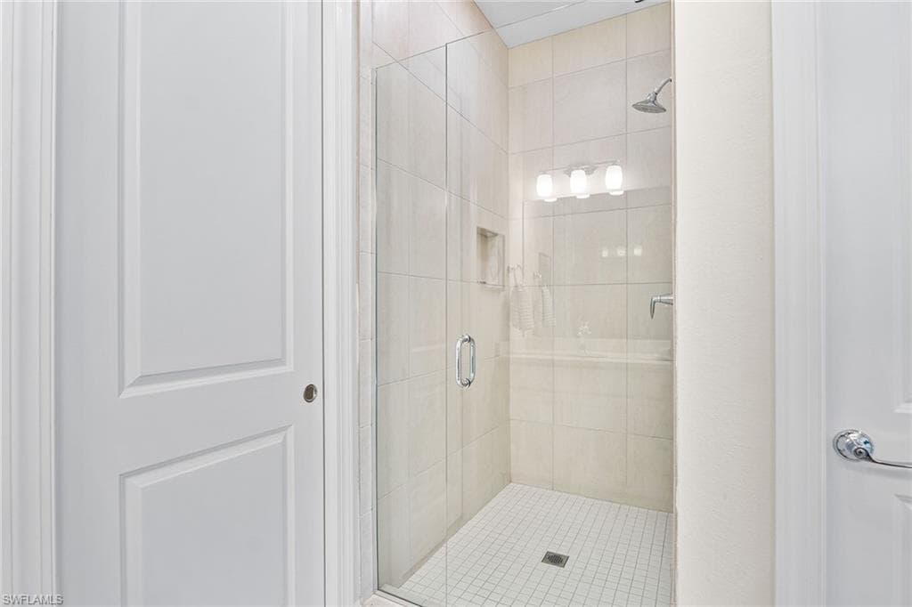 238 Indies DR E # 201, NAPLES FL 34114-12