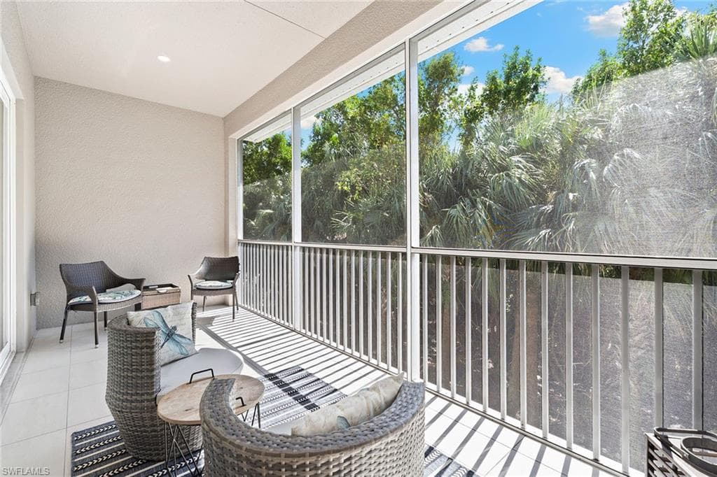 238 Indies DR E # 201, NAPLES FL 34114-16