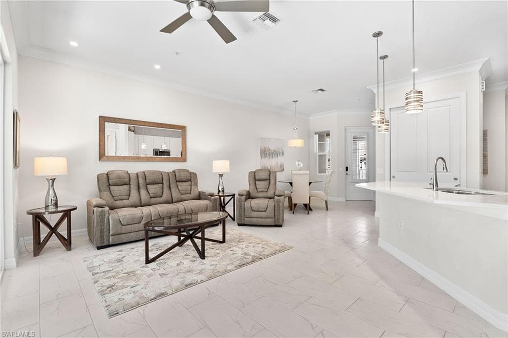 238 Indies DR E # 201, NAPLES FL 34114-2