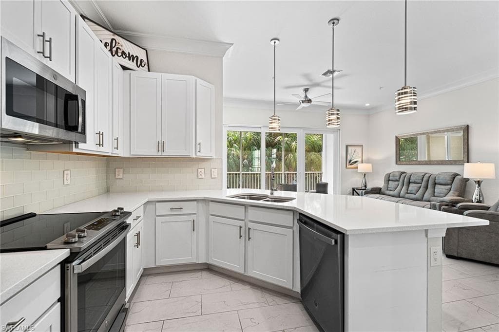 238 Indies DR E # 201, NAPLES FL 34114-3