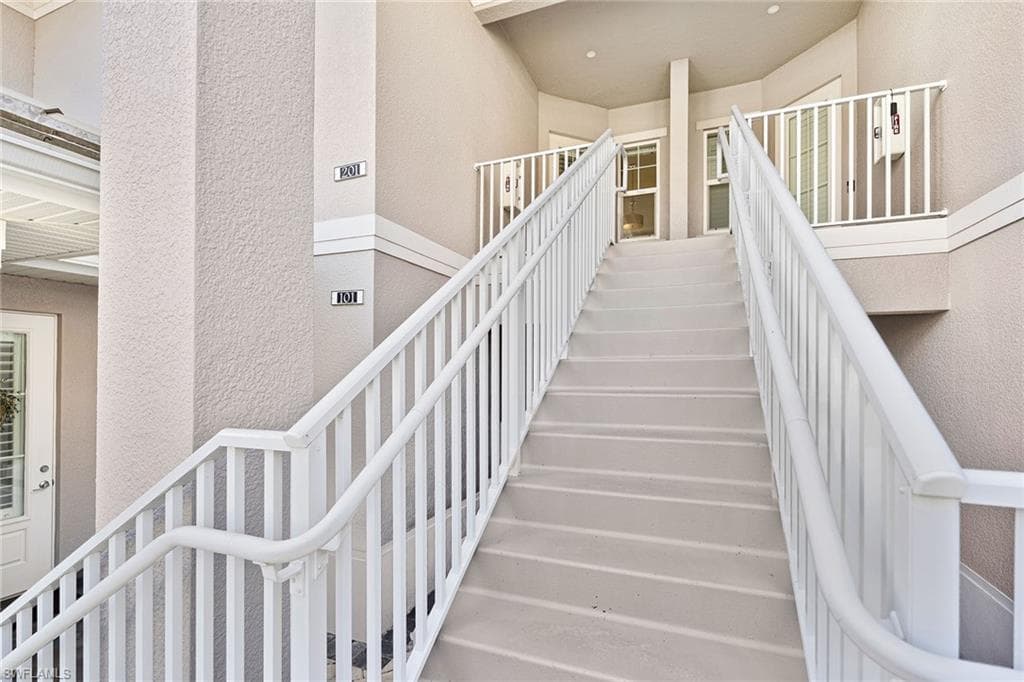 238 Indies DR E # 201, NAPLES FL 34114-24