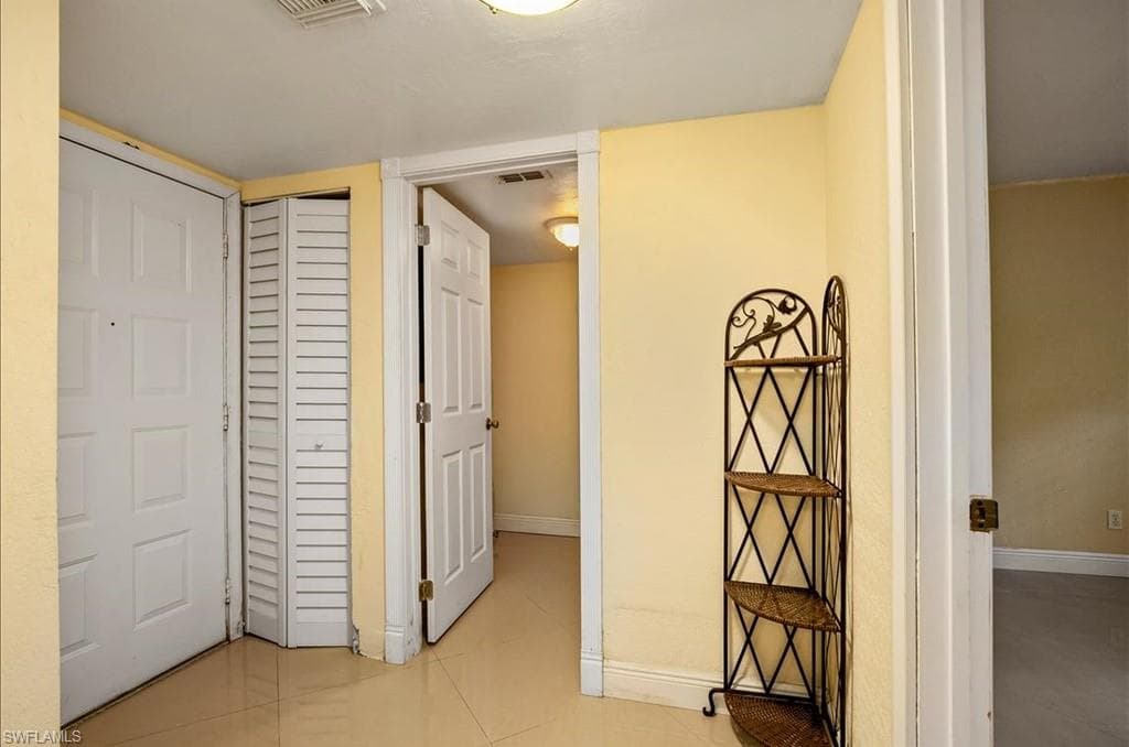 4300 Gulfstream DR # 1B, NAPLES FL 34112-12