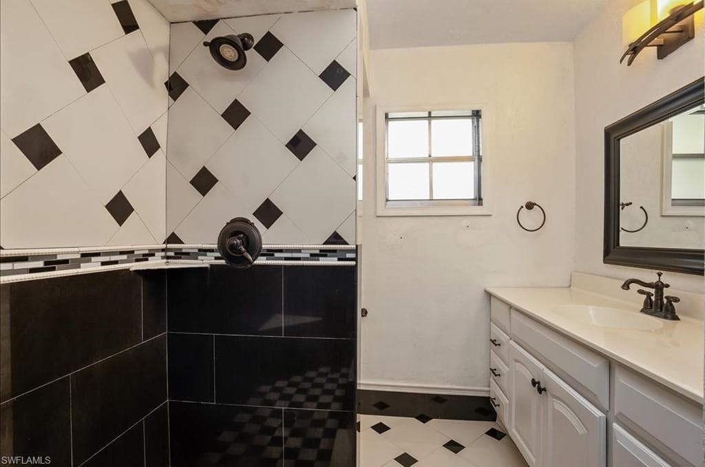 4300 Gulfstream DR # 1B, NAPLES FL 34112-11