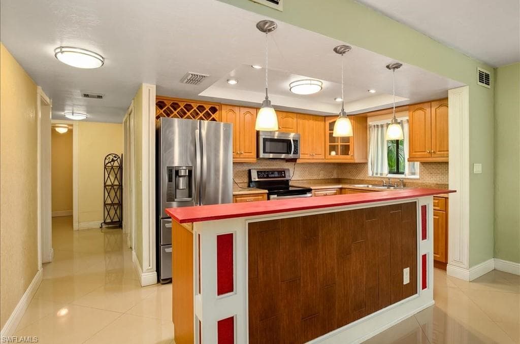 4300 Gulfstream DR # 1B, NAPLES FL 34112-4