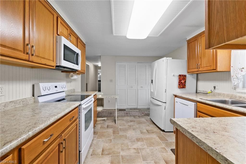 511 Pine Tree CT, NORTH FORT MYERS FL 33917-9