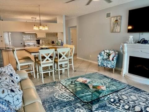 60 Pelican ST W # 106, NAPLES FL 34113-10