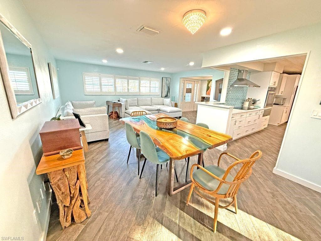 2818 SE 17th PL, CAPE CORAL FL 33904-12