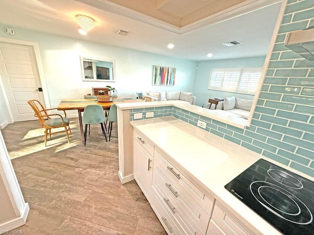 2818 SE 17th PL, CAPE CORAL FL 33904-9