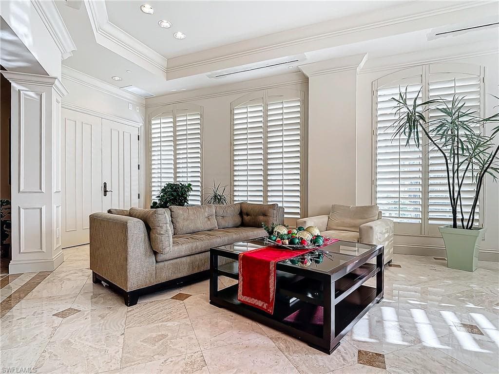 2745 1st ST # 111, FORT MYERS FL 33916-42