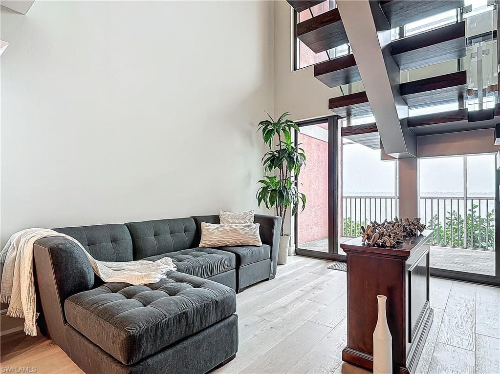 2745 1st ST # 111, FORT MYERS FL 33916-6