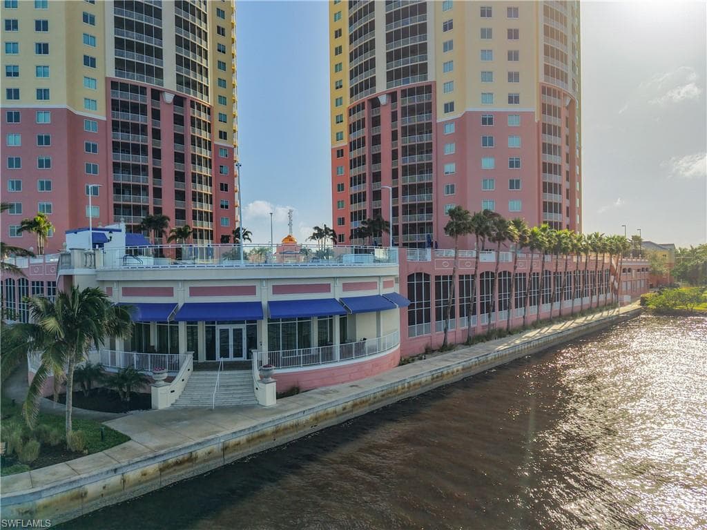 2745 1st ST # 111, FORT MYERS FL 33916-30