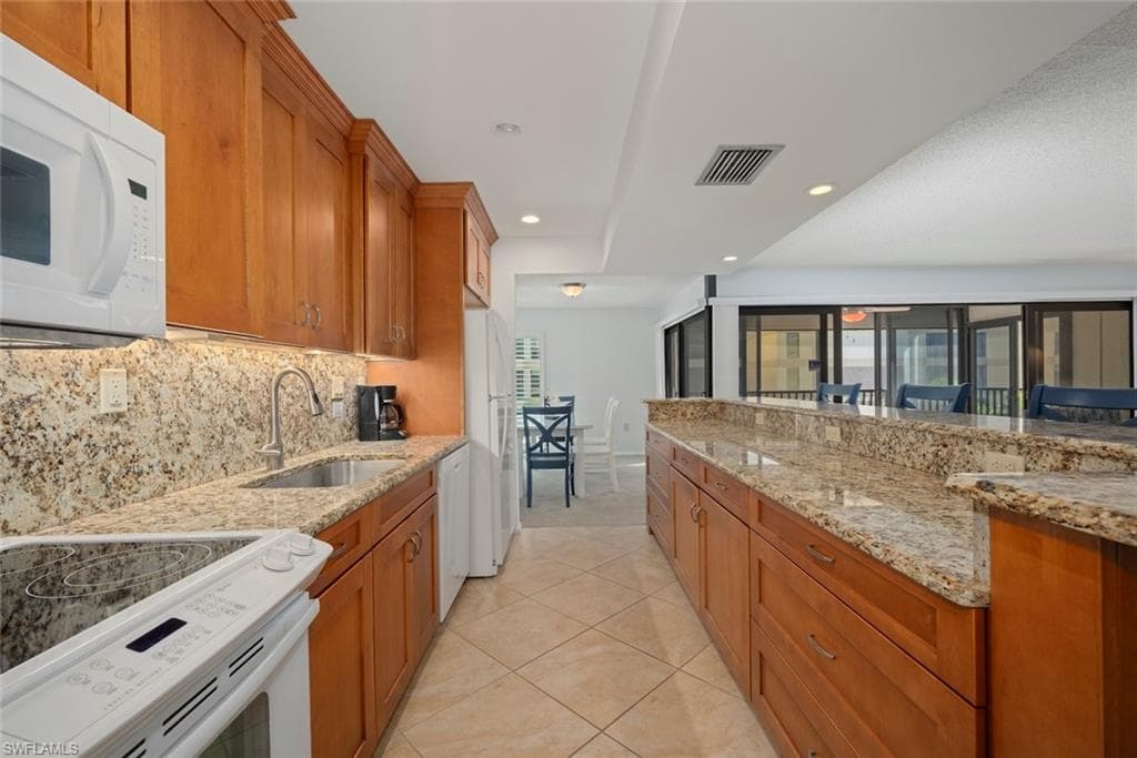 2721 W Gulf DR # 213, SANIBEL FL 33957-11