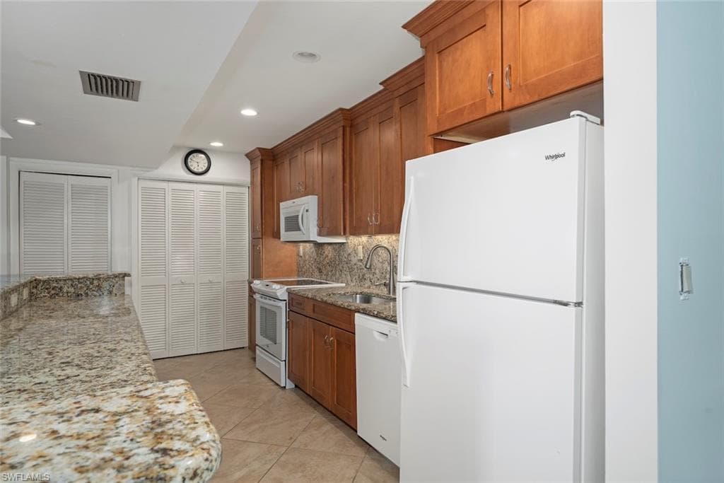 2721 W Gulf DR # 213, SANIBEL FL 33957-14