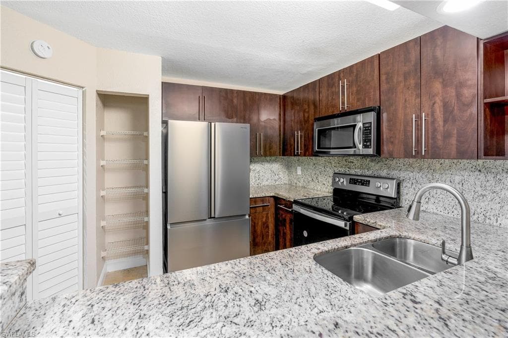 108 Santa Clara DR # 12, NAPLES FL 34104-1