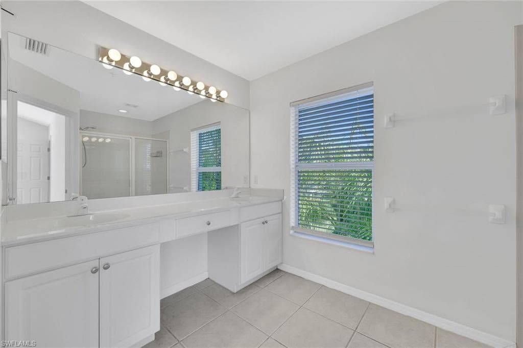 1088 Oxford LN # 48, NAPLES FL 34105-11