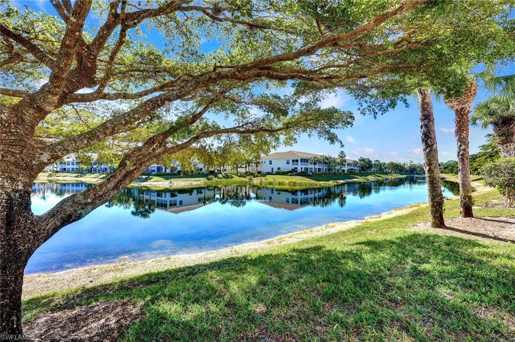 1088 Oxford LN # 48, NAPLES FL 34105-19