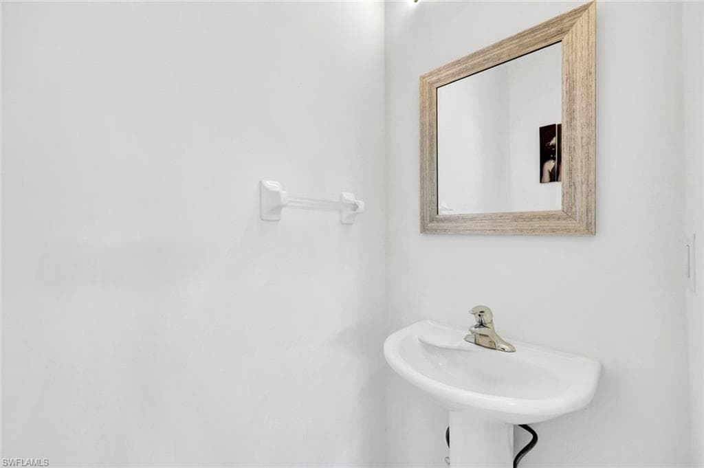 1088 Oxford LN # 48, NAPLES FL 34105-17