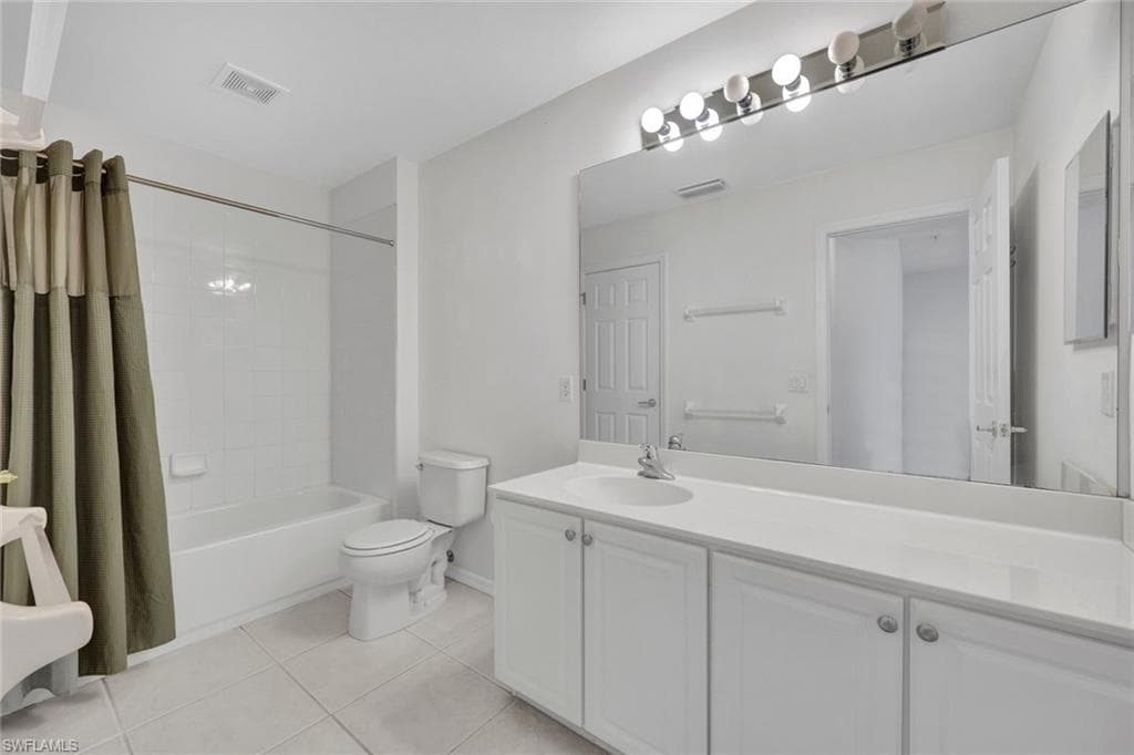 1088 Oxford LN # 48, NAPLES FL 34105-14