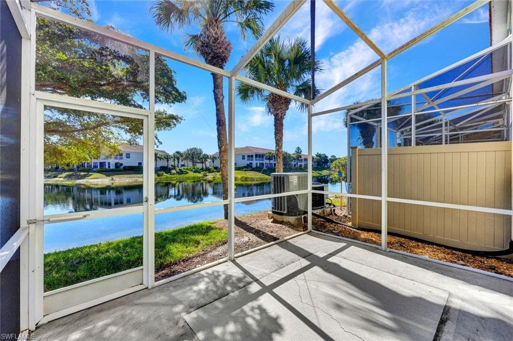 1088 Oxford LN # 48, NAPLES FL 34105-18