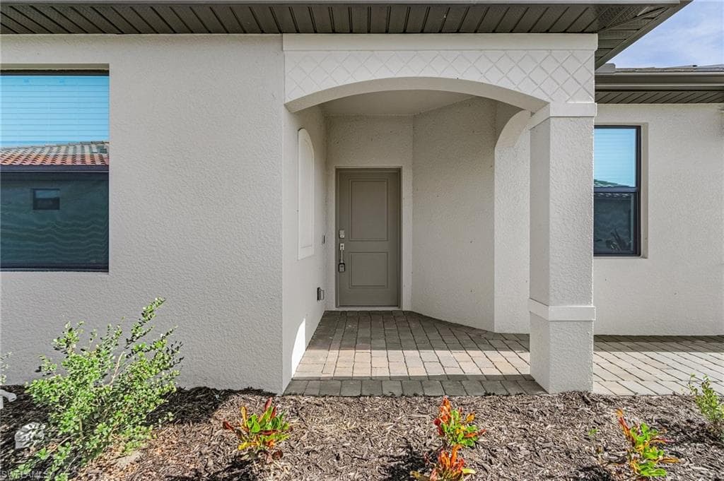 19621 Hinkley DR, ESTERO FL 33928-16