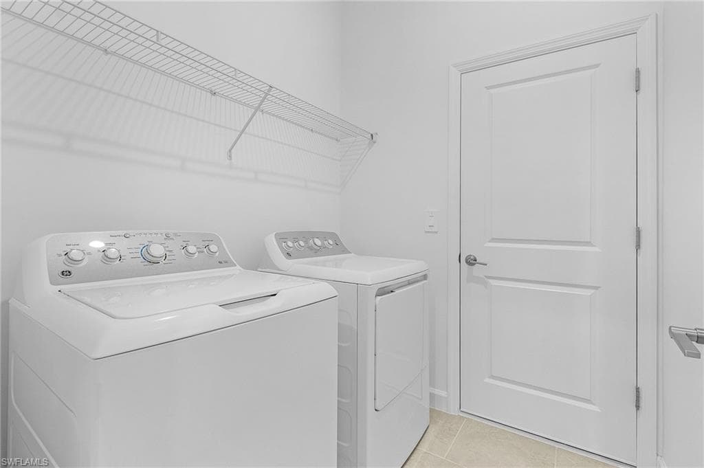 19621 Hinkley DR, ESTERO FL 33928-13