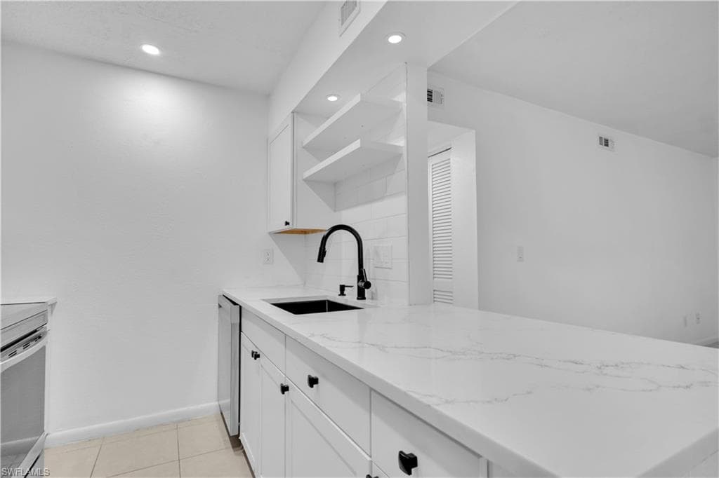 4601 Bayshore DR # A2, NAPLES FL 34112-9