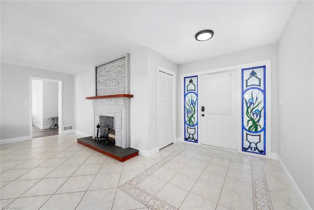 2166 Cape WAY, NORTH FORT MYERS FL 33917-5