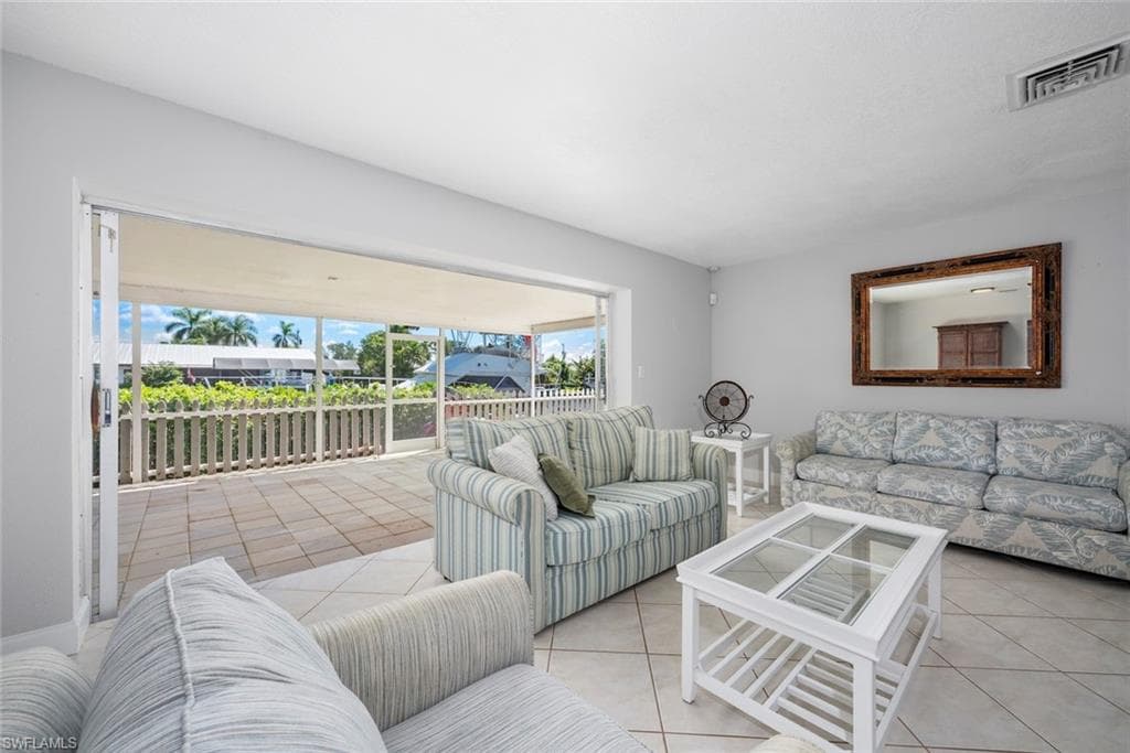 2166 Cape WAY, NORTH FORT MYERS FL 33917-12