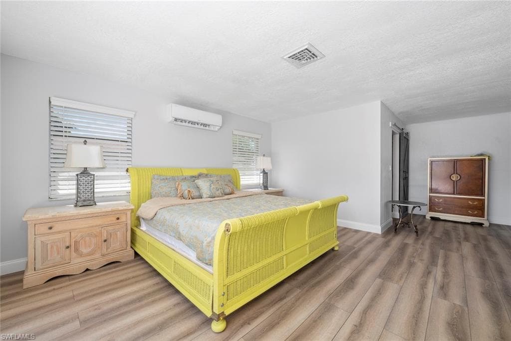 2166 Cape WAY, NORTH FORT MYERS FL 33917-16