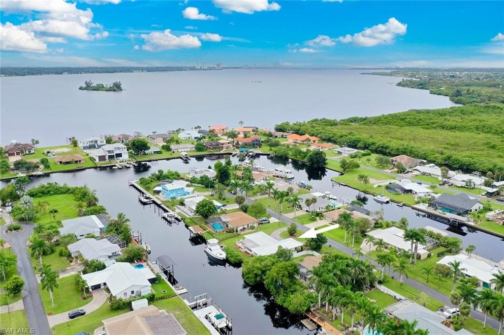 2166 Cape WAY, NORTH FORT MYERS FL 33917-35
