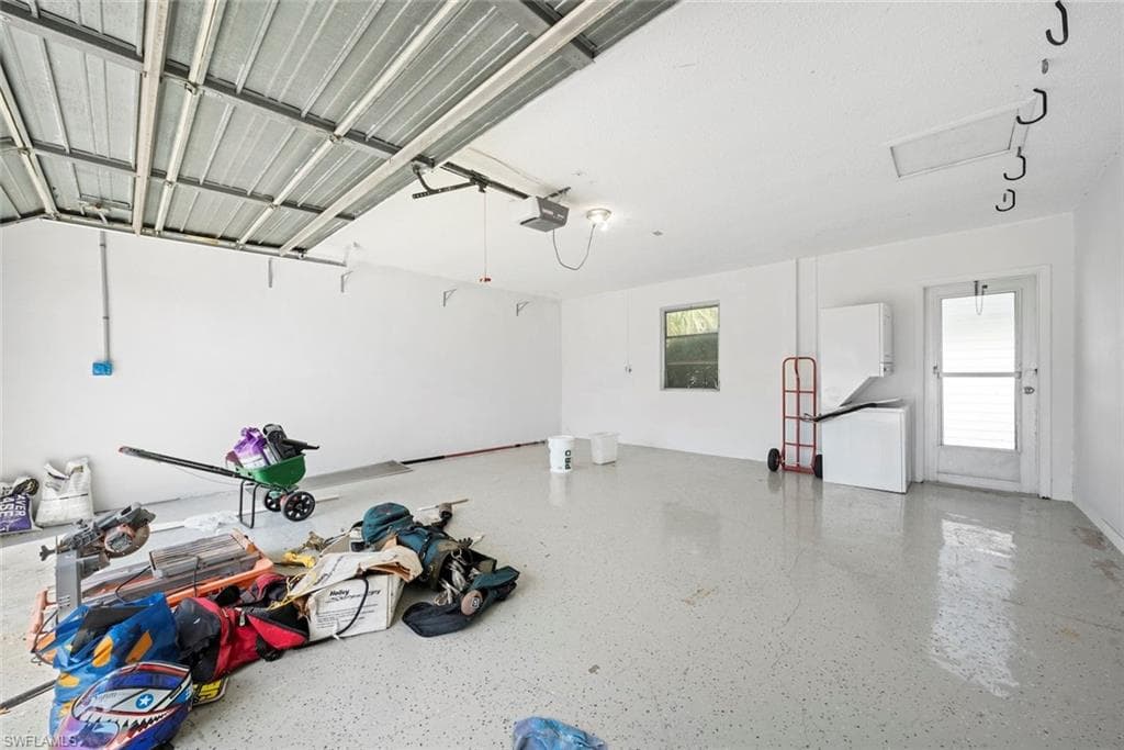 2166 Cape WAY, NORTH FORT MYERS FL 33917-32