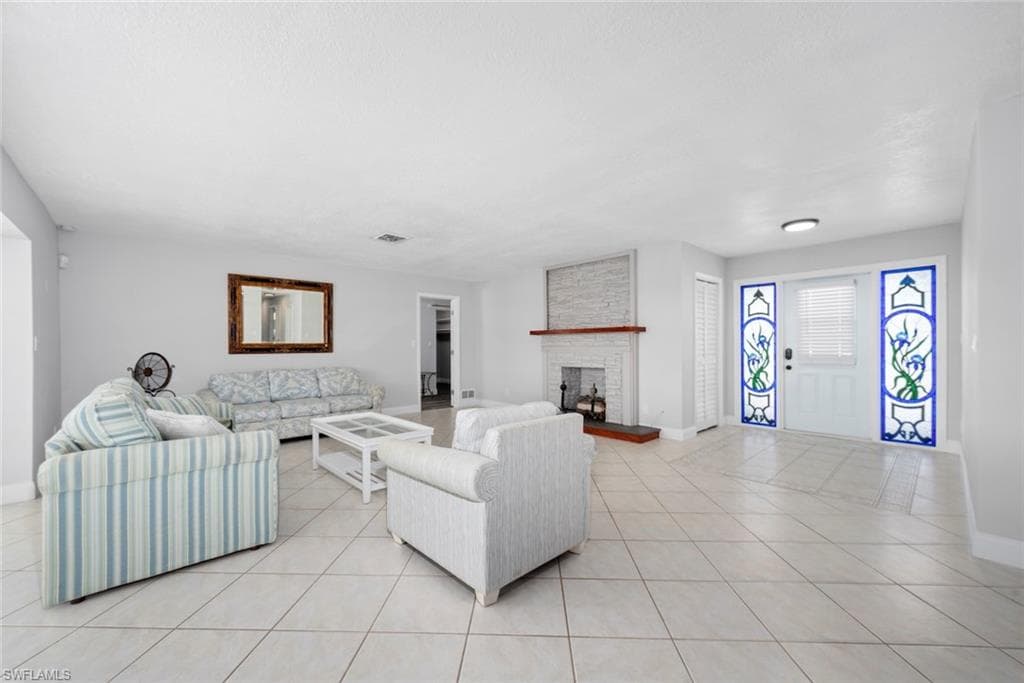 2166 Cape WAY, NORTH FORT MYERS FL 33917-14