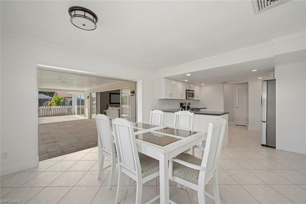 2166 Cape WAY, NORTH FORT MYERS FL 33917-10