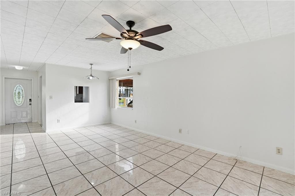 2210 Orchid RD E, LEHIGH ACRES FL 33936-2