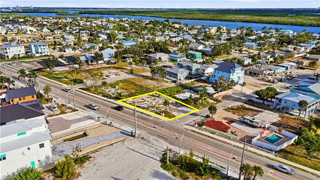 101 Hibiscus DR, FORT MYERS BEACH FL 33931-6